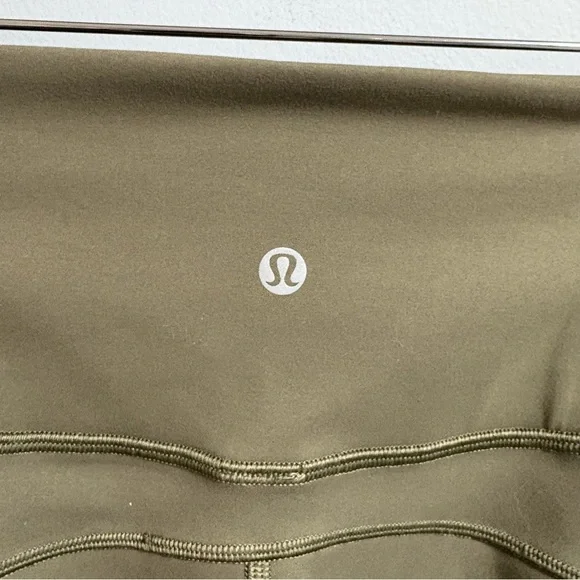 Lululemon In Movement Crop - Picture 8 of 9